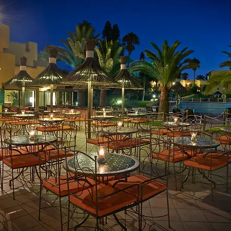 Atlantic Garden Mate 아파트